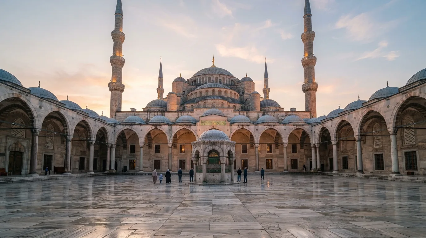 Istanbul, Türkiye guide image